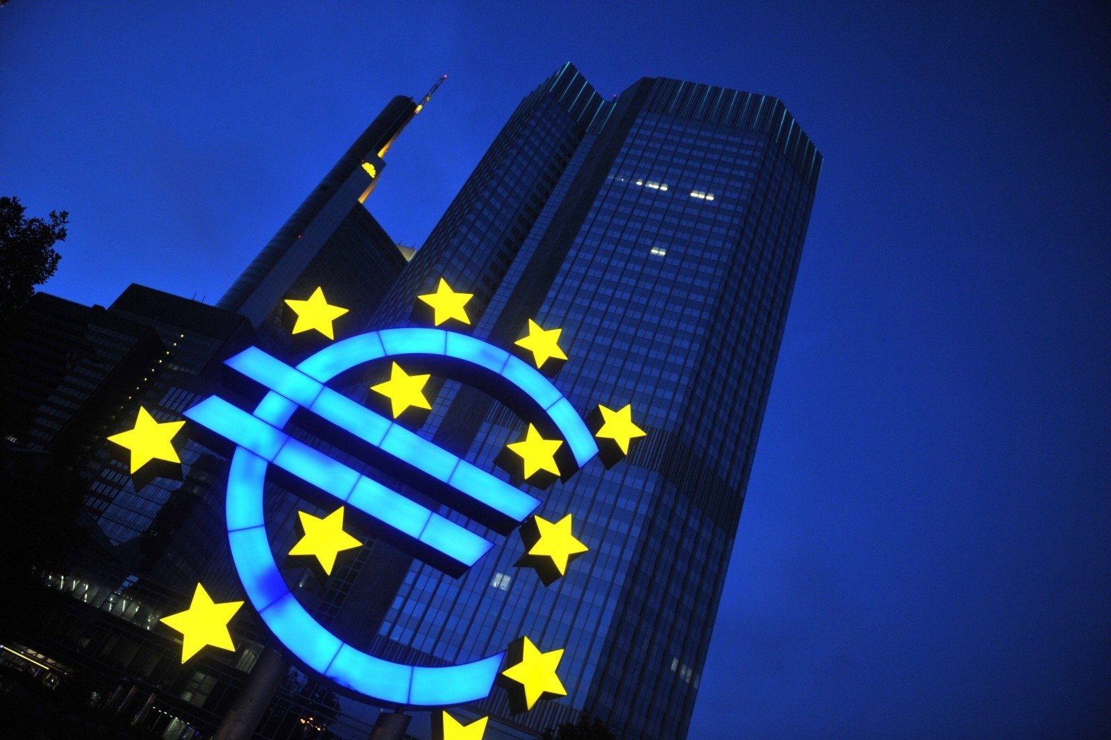Η EFAMA (Εuropean Fund and Asset Management Association) έδωσε στη δημοσιότητα την ετήσια έκθεσή της ”Trends in the European Investment Fund Industry in the Fourth Quarter of 2020 & Results for the Full Year of 2020”, η οποία παρουσιάζει και αναλύει στοιχεία από τις αγορές 29 χωρών: Αυστρία, Βέλγιο, Βουλγαρία, Γαλλία, Γερμανία, Δανία, Ελβετία, Ελλάδα, Η. Βασίλειο, Ιρλανδία, Ισπανία, Ιταλία, Κροατία, Κύπρος, Λιθουανία, Λουξεμβούργο, Μάλτα, Νορβηγία, Ολλανδία, Ουγγαρία, Πολωνία, Πορτογαλία, Ρουμανία, Σλοβακία, Σλοβενία, Σουηδία, Τσεχία, Φινλανδία και Τουρκία.