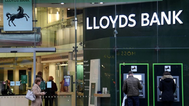 Η Lloyds Bank έλαβε πρόστιμο £90 εκατ. για παραπλάνηση πελατών της με ασφαλιστικά συμβόλαια κατοικίας
