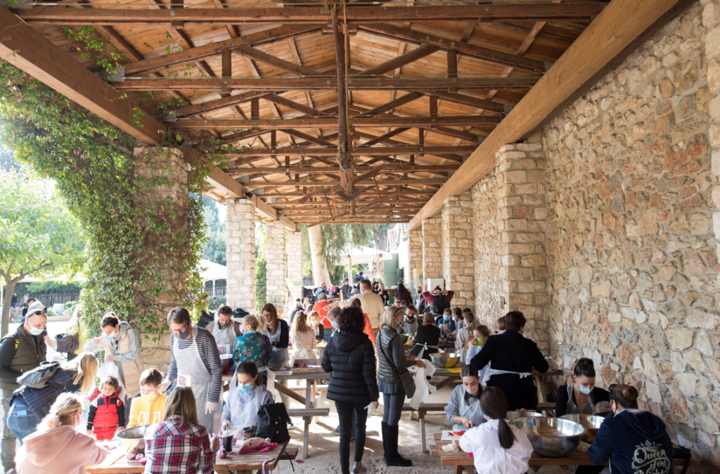 2.021 μερίδες φαγητό ετοιμάστηκαν από τον Σ.Ε.Σ.Α.Ε. σε συνεργασία με την Οργάνωση ΓΗ 1 2.021 μερίδες φαγητό ετοιμάστηκαν από τον Σ.Ε.Σ.Α.Ε. σε συνεργασία με την Οργάνωση ΓΗ
