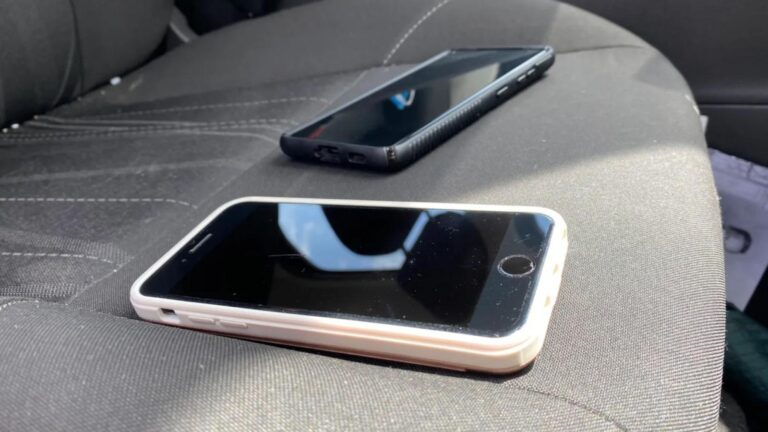 Προσοχή: Κίνδυνος έκρηξης από το smartphone στο αυτοκίνητο το καλοκαίρι