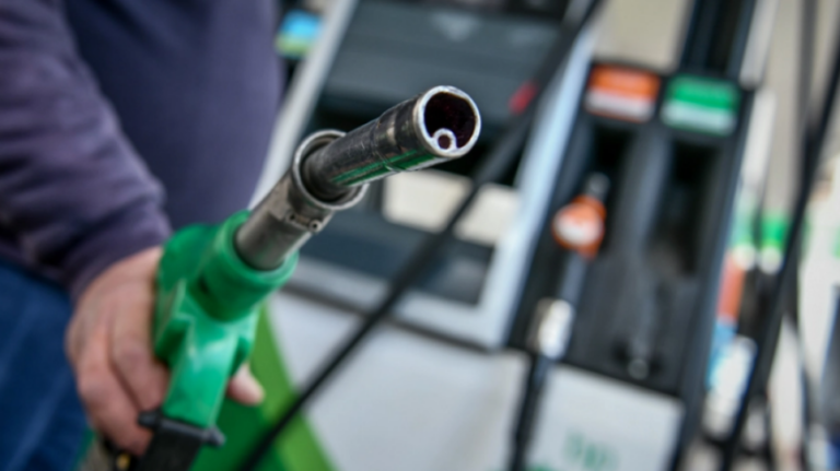 Fuel Pass 2: Ανοίγει η πλατφόρμα - Ποια ΑΦΜ κάνουν πρώτα αίτηση για το επίδομα βενζίνης