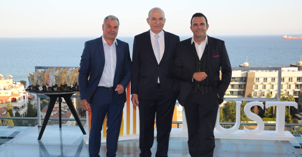 Οι κορυφαίοι στην κορυφή – Η Trust Insurance βράβευσε τους κορυφαίους συνεργάτες της!