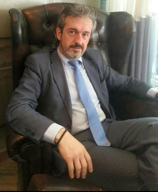 "Έφυγε" σήμερα το βράδυ ο Γιάννης Σιμούλης. Ο ξαφνικός χαμός του έχει προκαλέσει οδύνη σε συγγενείς, φίλους και συνεργάτες.