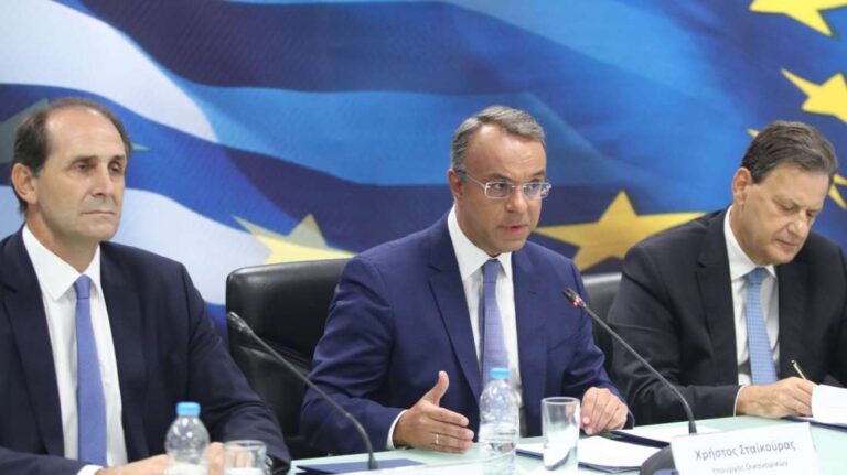 Την εξειδίκευση των μέτρων που ανακοίνωσε ο πρωθυπουργός από τη ΔΕΘ έκανε νωρίς το πρωί η πολιτική ηγεσία του υπουργείου Οικονομικών, δίνοντας περισσότερες λεπτομέρειες.