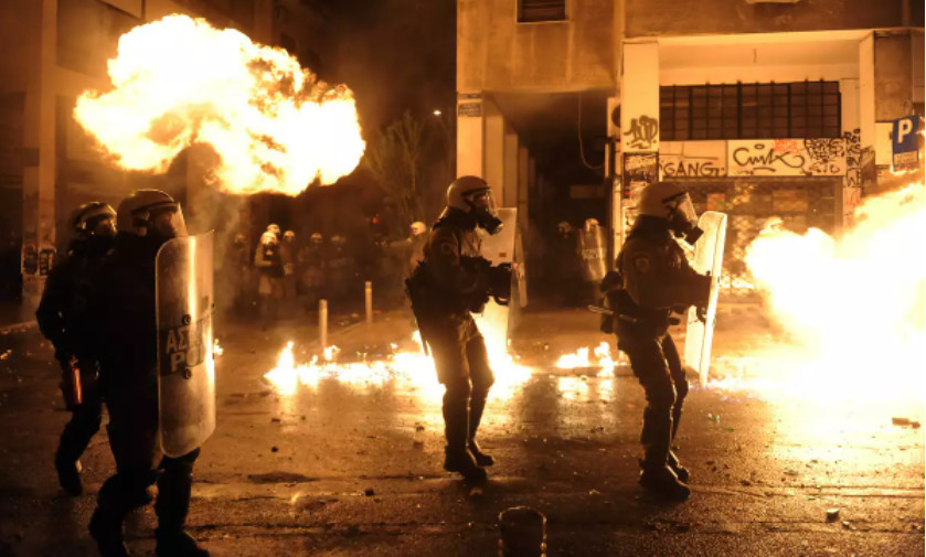 Πάνω από €1,5 εκατ. θα καταβάλει το δημόσιο σε ασφαλιστική εταιρεία για τα επεισόδια της δολοφονίας Γρηγορόπουλου το 2008