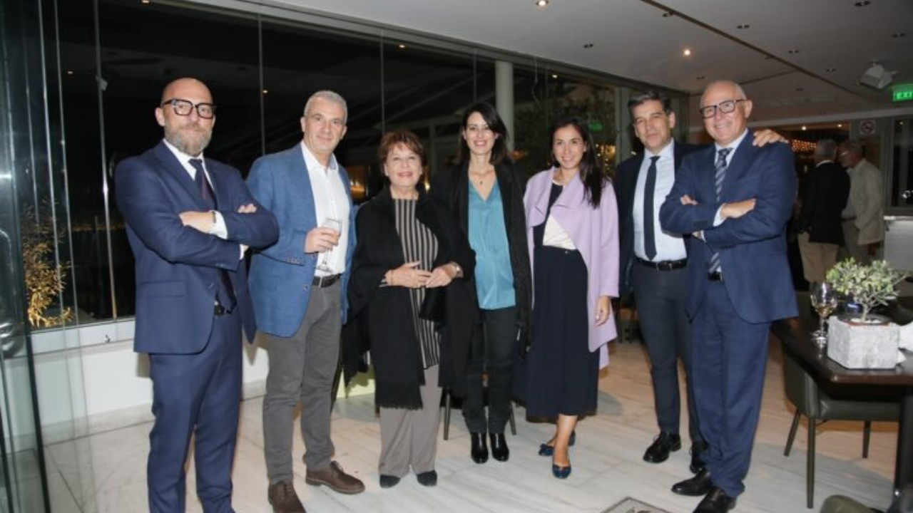 Οι εκλεγμένοι εκπρόσωποι της Ένωσης Επαγγελματιών Ασφαλιστών Ελλάδος (EAEE), που προέκυψαν από τις εκλογές της 20/10/2022 συγκεντρώθηκαν την Τρίτη 25/10/2022, σύμφωνα με όσα ορίζει το Καταστατικό, για την συγκρότηση του Διοικητικού συμβουλίου σε Σώμα.