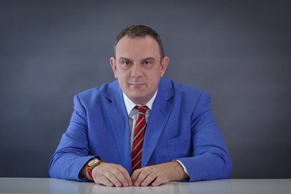 ARISTON COVER: Ο ρόλος του διαμεσολαβητή εξακολουθεί να είναι κομβικός στο ανταγωνιστικό περιβάλλον της ασφαλιστικής αγοράς 1 ARISTON COVER: Ο ρόλος του διαμεσολαβητή εξακολουθεί να είναι κομβικός στο ανταγωνιστικό περιβάλλον της ασφαλιστικής αγοράς