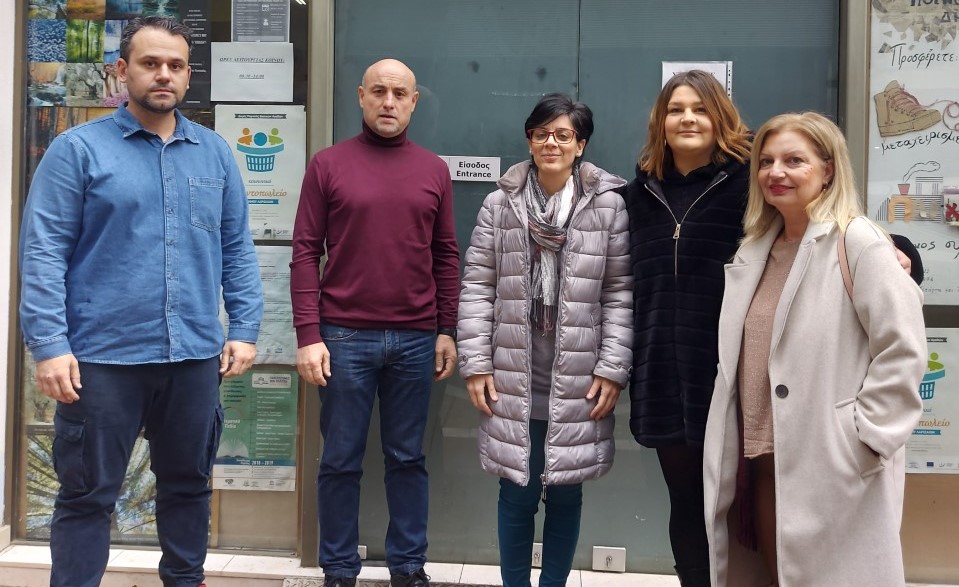 Προσφορά από τους ασφαλιστές της Λάρισας στο Κοινωνικό Παντοπωλείο Λάρισας