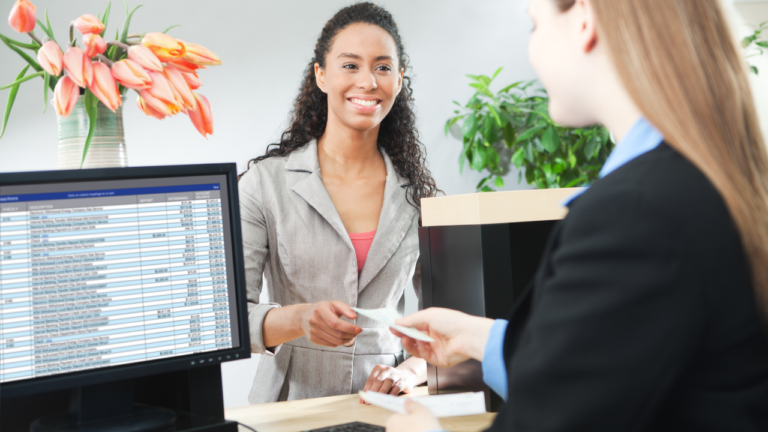 διαπροσωπική επαφή, πελάτες, τράπεζες, ανθρώπινη αλληλεπίδραση