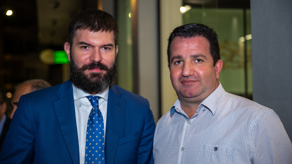 Το 20ο στη σειρά Υποκατάστημα εγκαινιάζει η Sofos Insurance Agency με ιδιαίτερη λάμψη και συγκίνηση