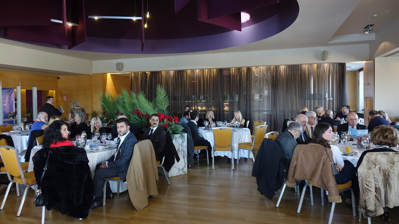 ΕΕΘ, εορταστικό Brunch