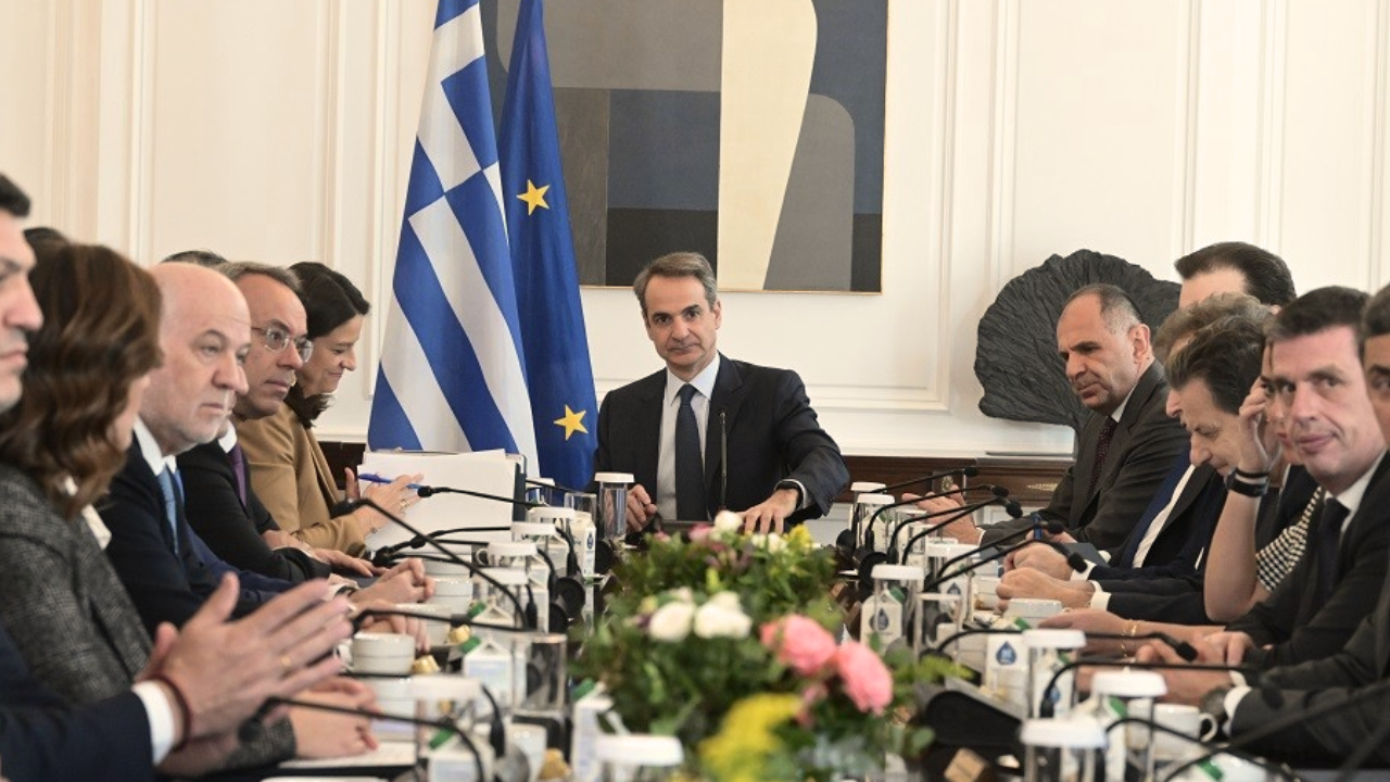 υπουργικό συμβούλιο 09/01, ιδιωτική ασφάλιση