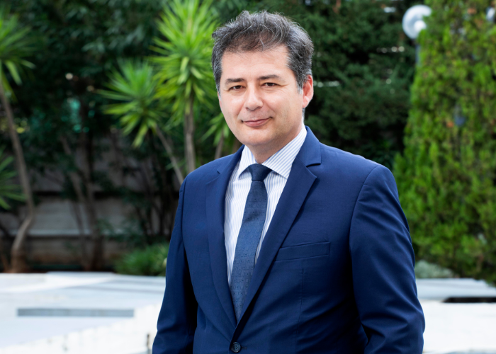 Επιβραδύνεται η ανάπτυξη στην αυτοκινητοβιομηχανία και προβλέπονται αυξημένα κόστη - Τι λένε τα στελέχη του κλάδου