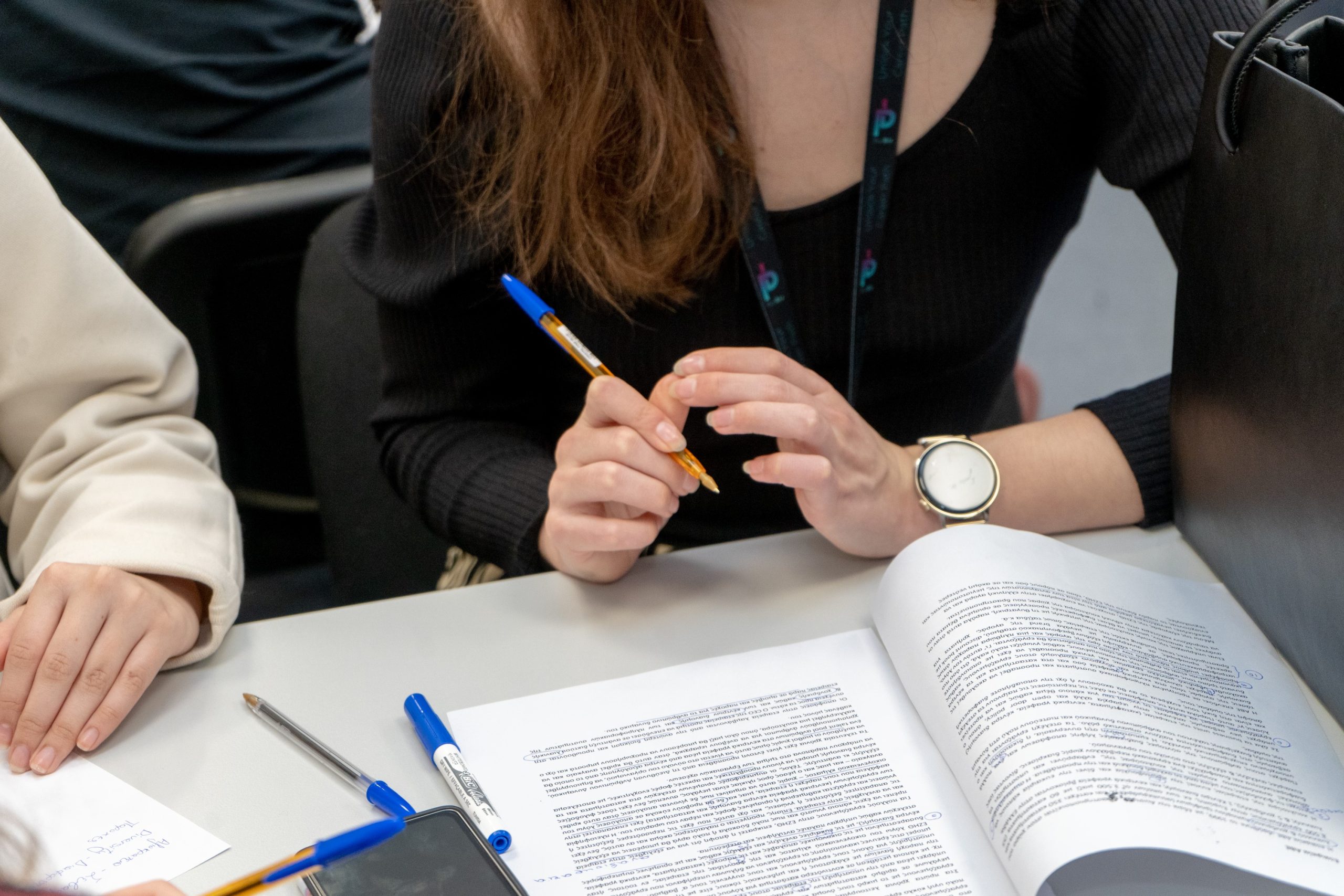 εργασιακά δικαιώματα, εργασία, δουλειά, meeting, συνάντηση, υπογραφή συμβολαίου