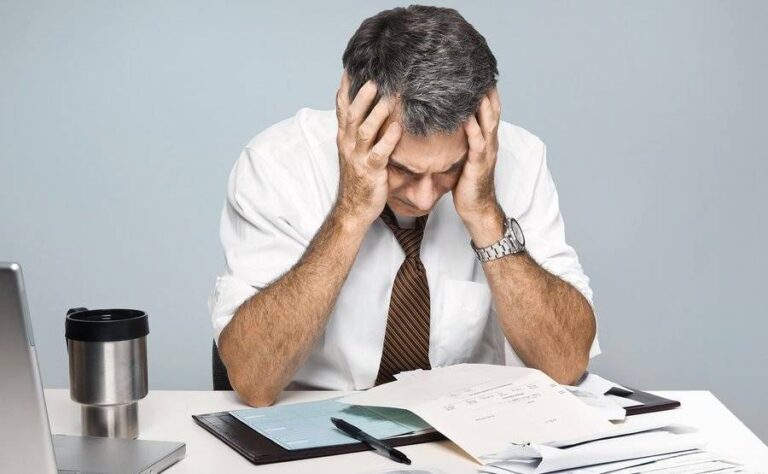 χρέη, απογοήτευση, ψυχολογία