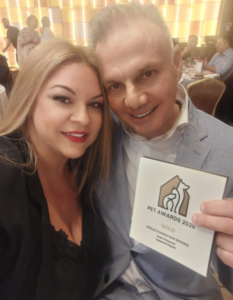 Χρυσή διάκριση για τη Hoolie Foundation Brokers στα Pet Awards 2026 – Σημαντική αναγνώριση για την ασφάλιση κατοικιδίων